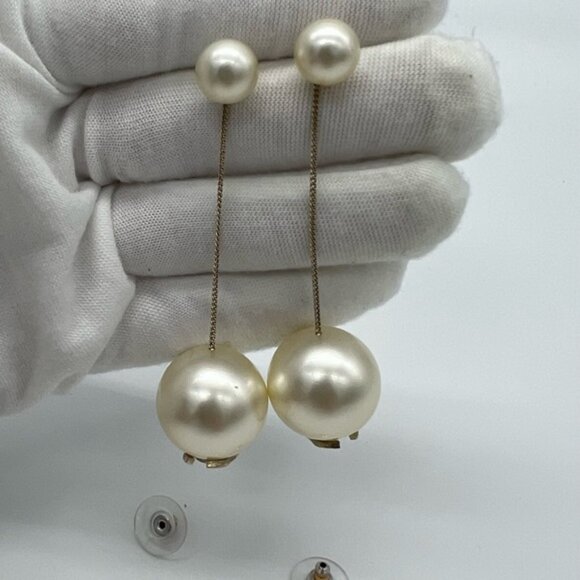 Authentic Chanel large pearl drop CC earrings - Picture 3 of 12